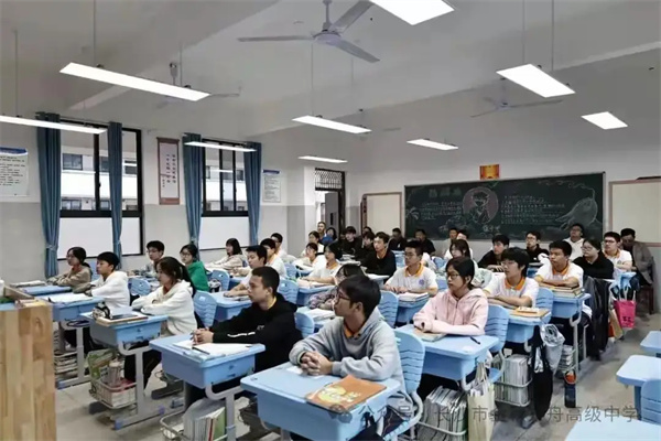 强大的名师团队——长沙市金秋方舟高级中学复读部的教学支柱