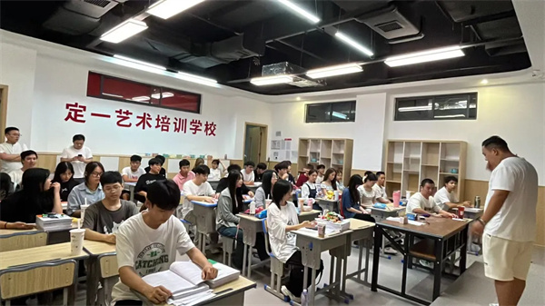 湖南定一单招培训基地特色