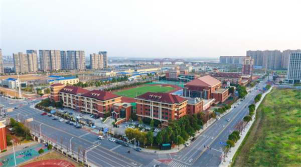 长沙市中加高级中学复读部