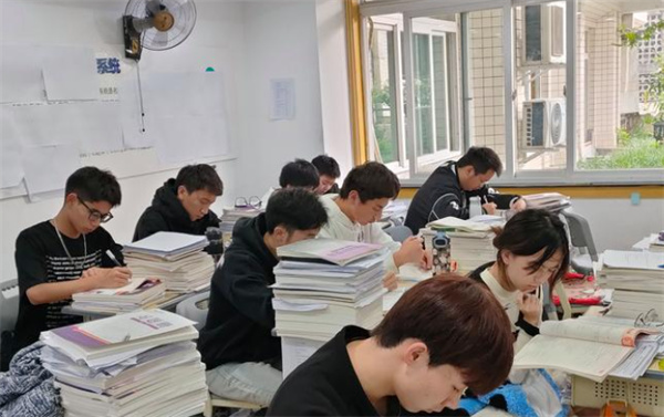 长沙子衿艺考生文化学校