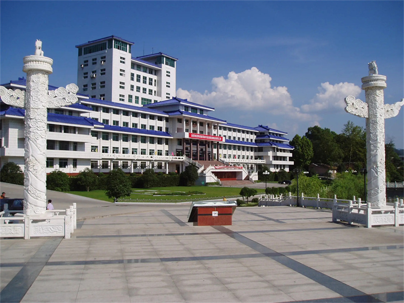 长沙市湘军高级中学复读__长沙湘军复读学校