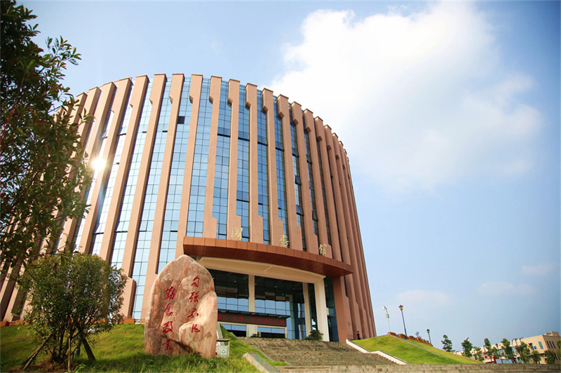 双峰曾国藩复读学校怎么样_双峰曾国藩学校学费_