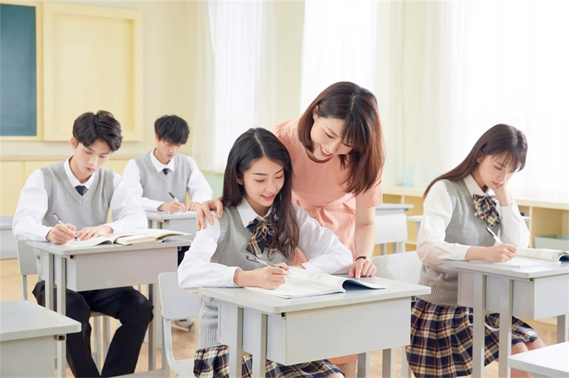 岳雅高中学费要求__岳雅复读学校