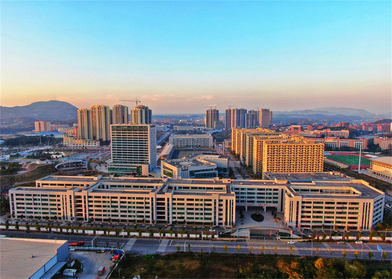 长沙浏阳景雅高级中学复读招生人数是多少？你知道吗？