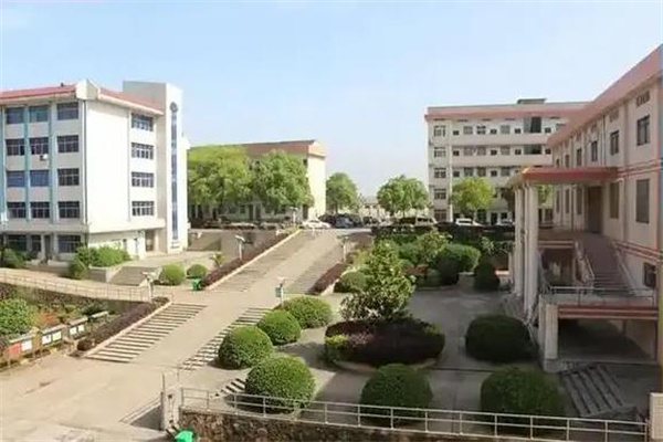 衡东县职业中专学校