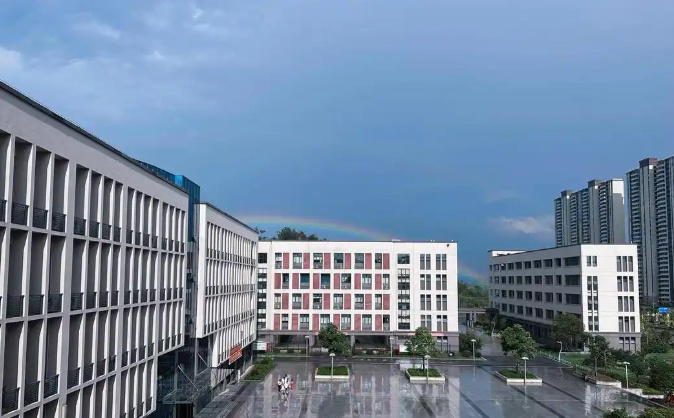 隆回县恒祥高级中学复读部